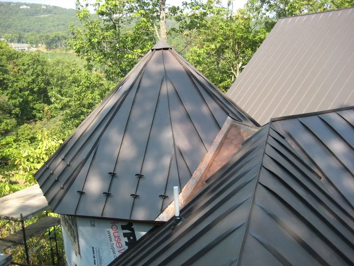 Professional Roof Tarp Installation by Craftsman Roofing in O'Hara